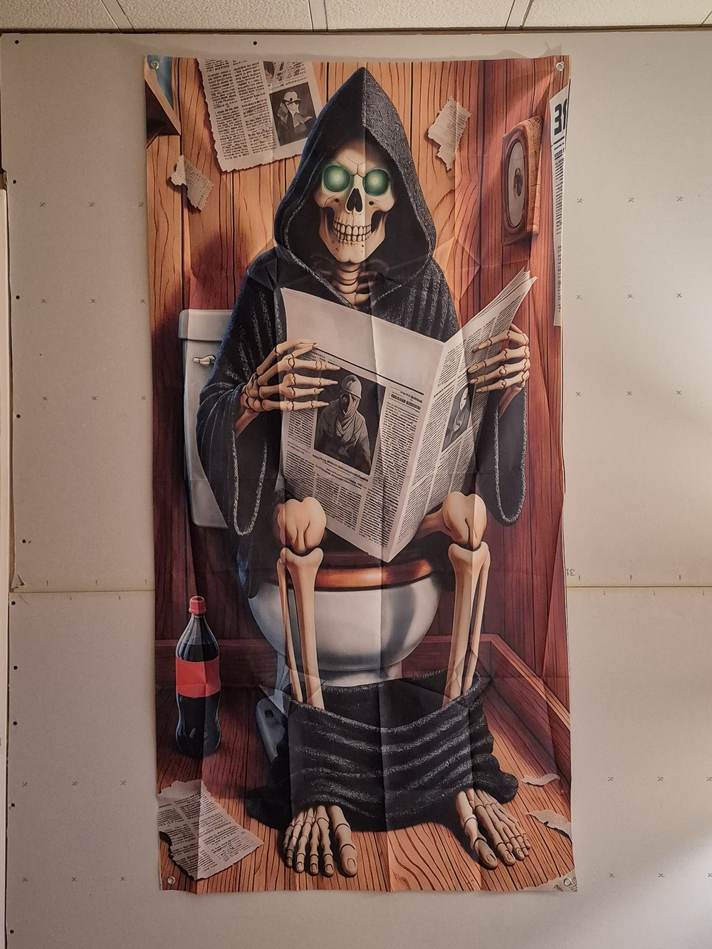 Black Hooded Skeleton Toilet Dpor Tapestry.